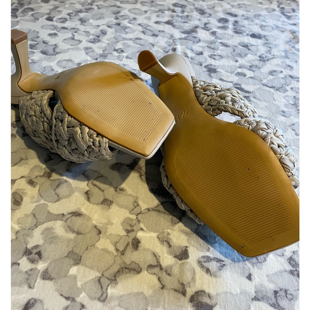 NWOT H&M Greige Mules SIZE 7 $60 (RRP $70) 🕊️💛. - Picture 3 of 7